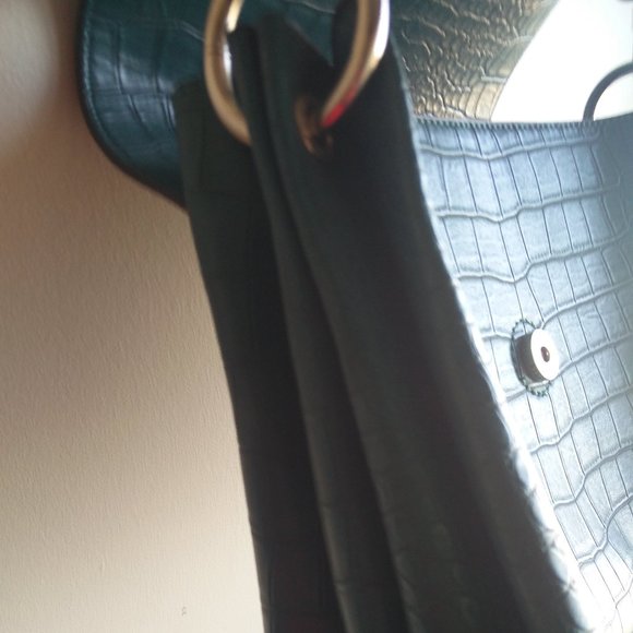 Guess Green Bag - Picture 10 of 12